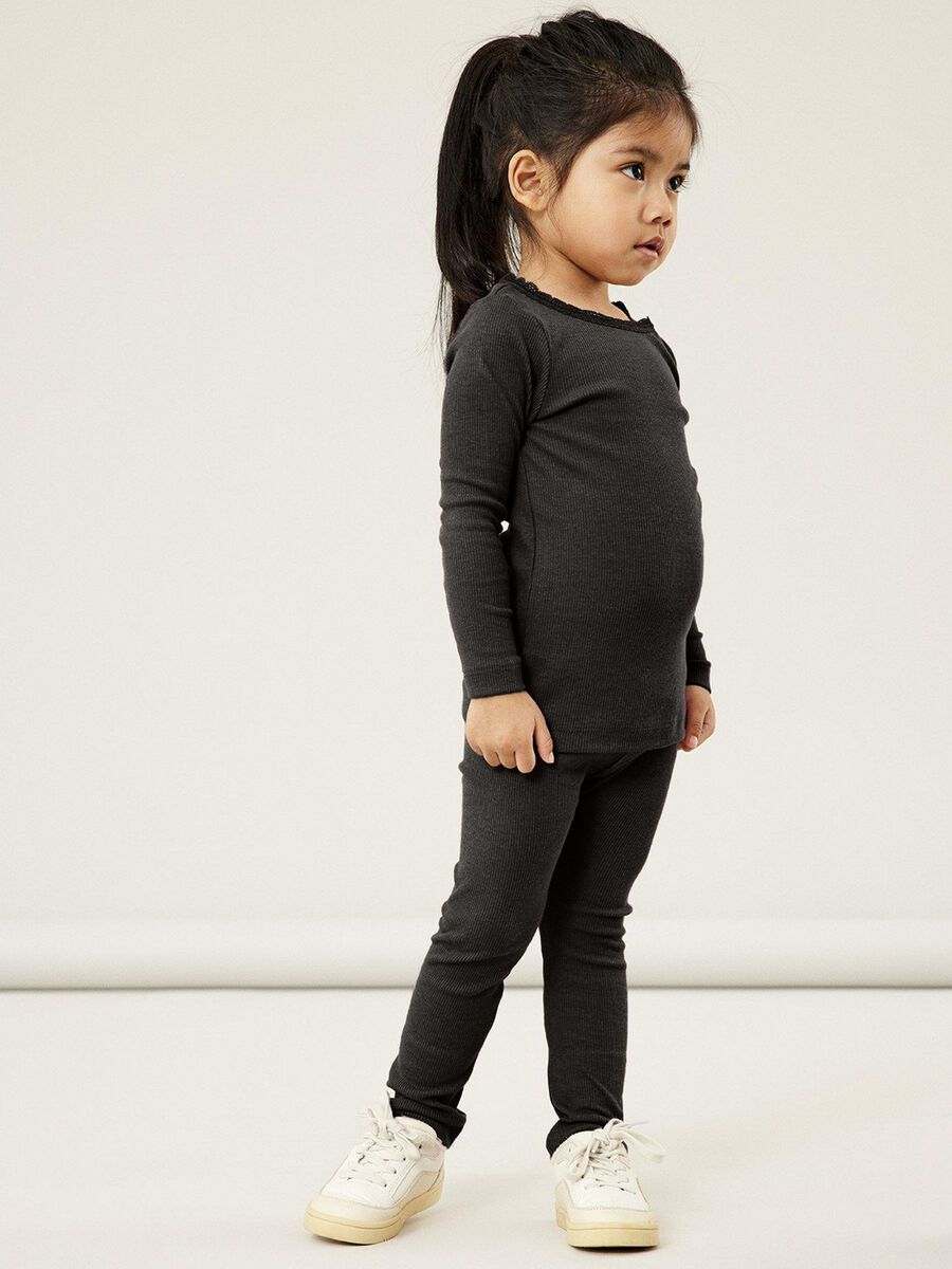 BASIC TOP MET LANGE MOUWEN