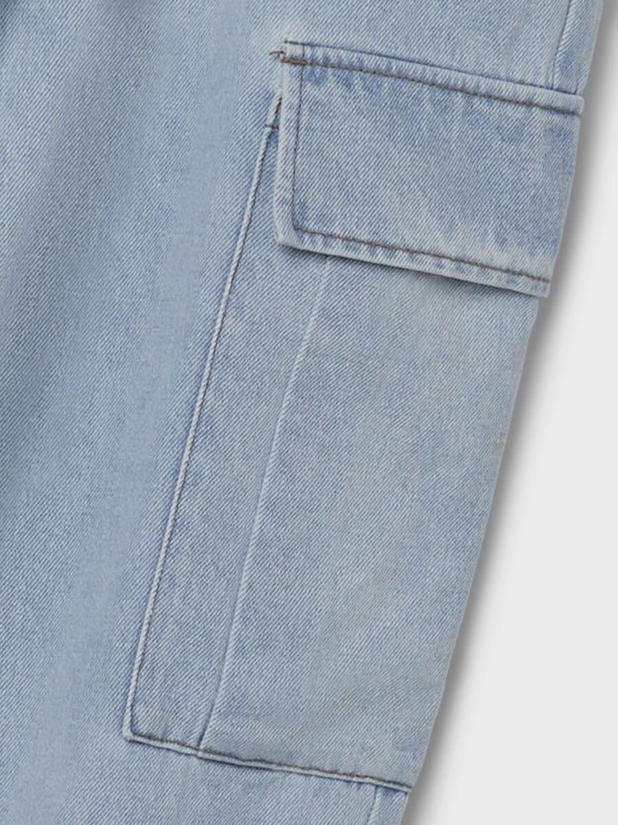 LOW-WAIST WIDE-LEG CARGO JEANS