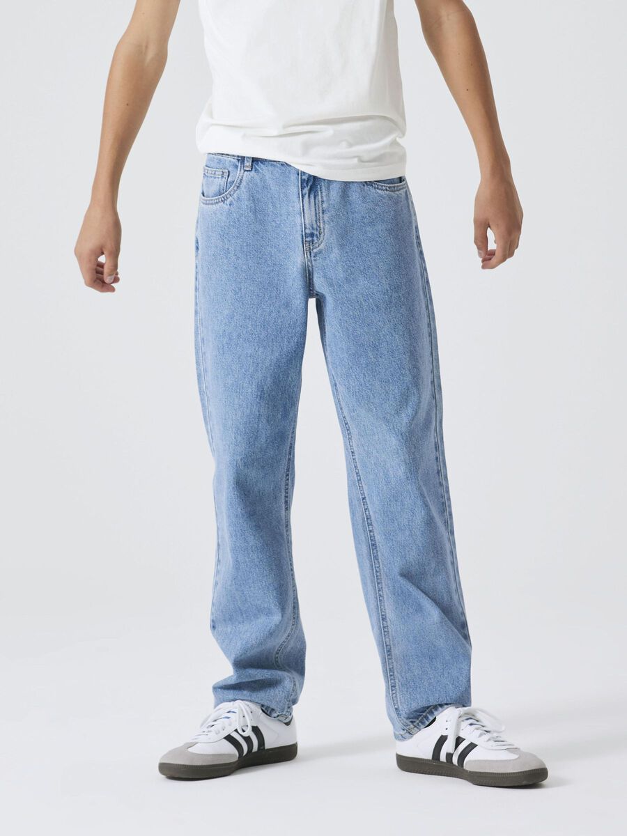 STRAIGHT LEG JEANS