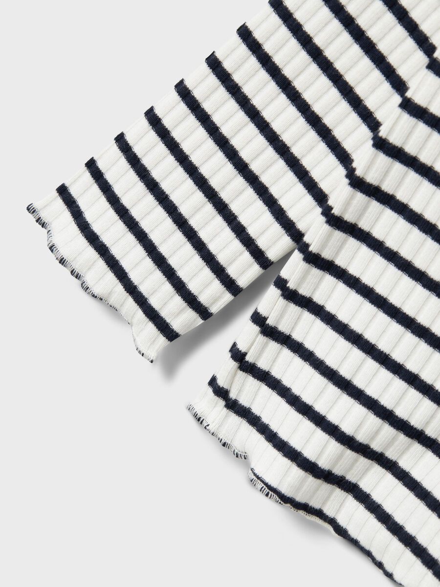 SLIM FIT TOP MET LANGE MOUWEN