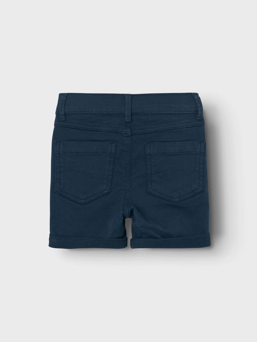 SLIM-FIT LANG SHORTS