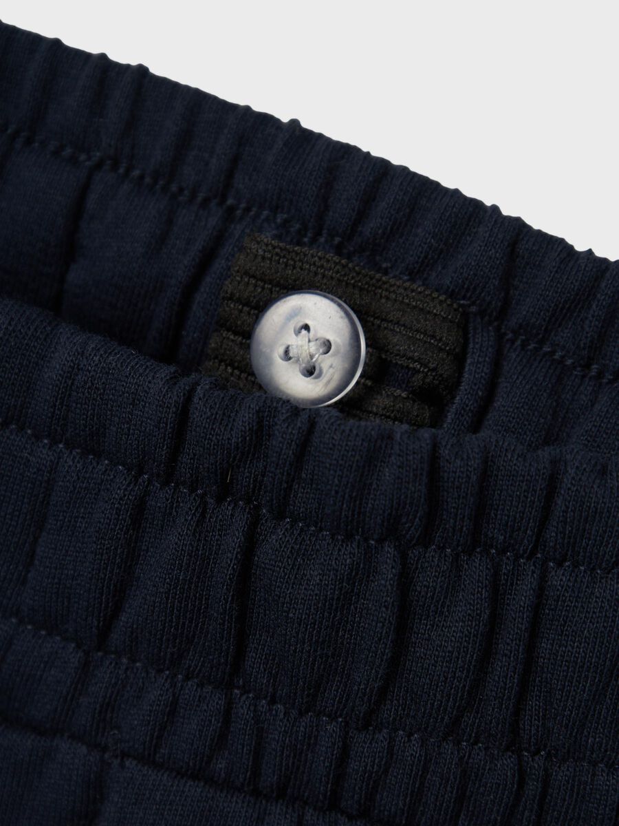 RELAXED FIT SWEATSHORT