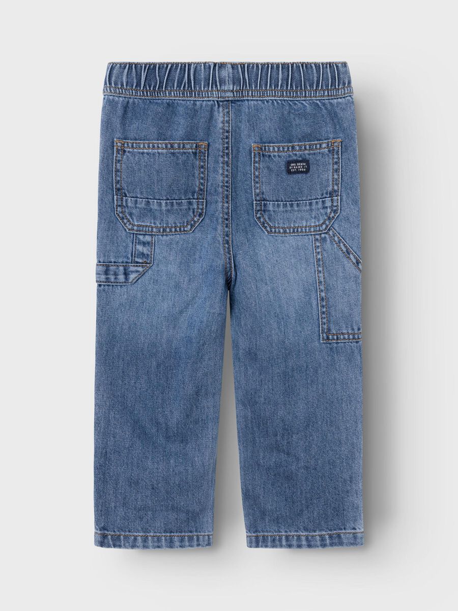 LOOSE FIT JEANS