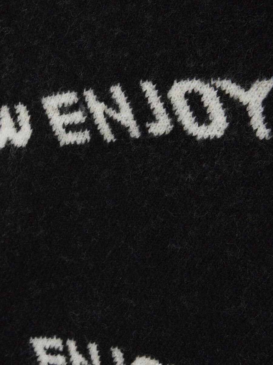 LANGE MOUWEN GEBREIDE TRUI