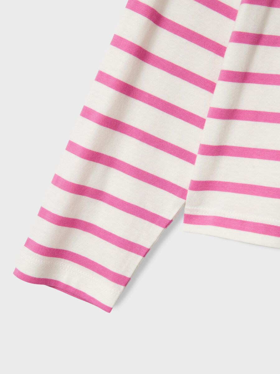 RELAXED FIT TOP MET LANGE MOUWEN