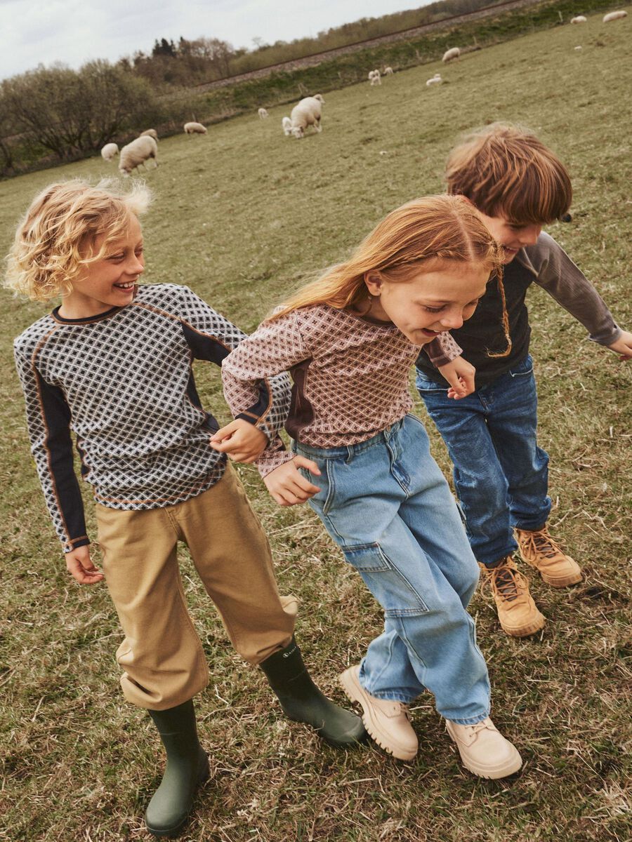 SLIM FIT TOP MET LANGE MOUWEN