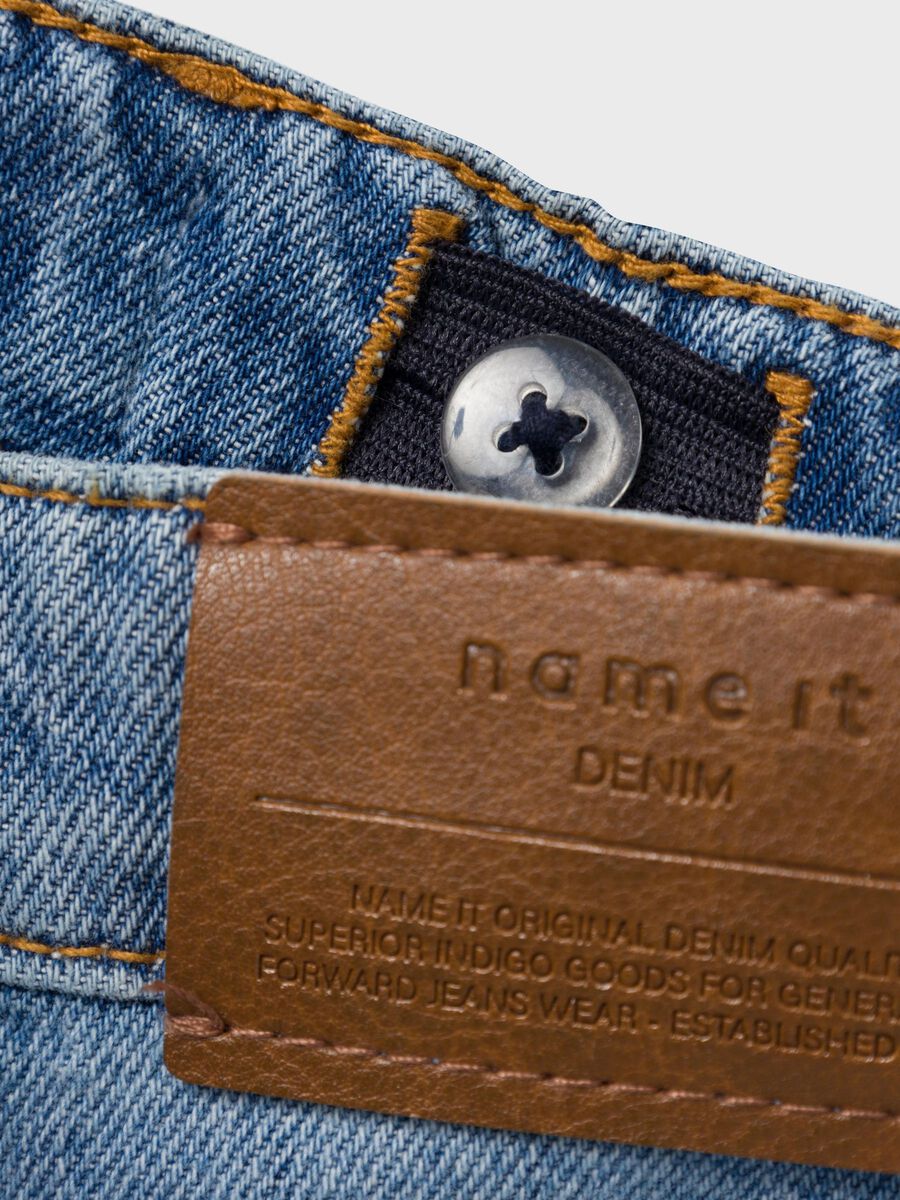 LOOSE FIT DENIM SHORT