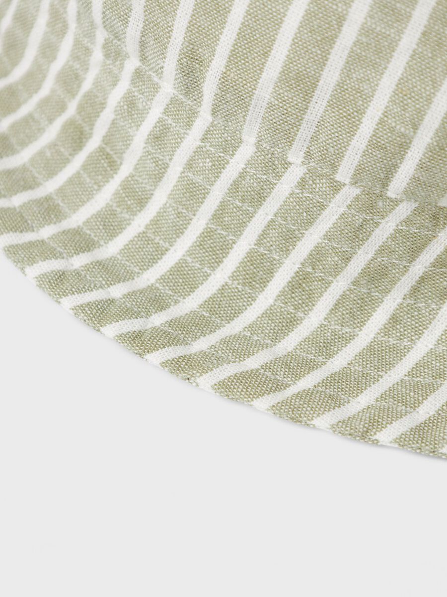 GESTREEPT VISSERSHOED