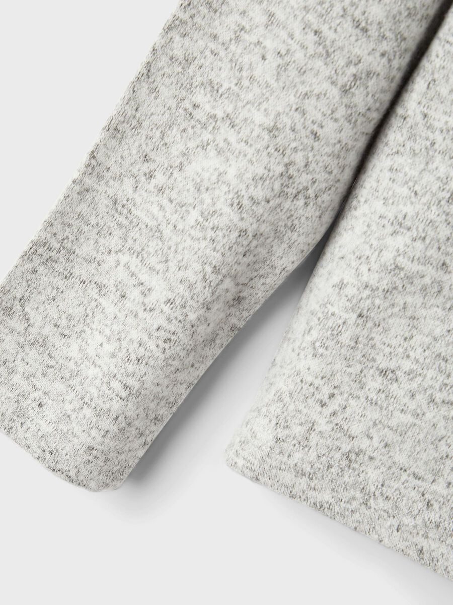 LANGE MOUWEN GEBREIDE TRUI