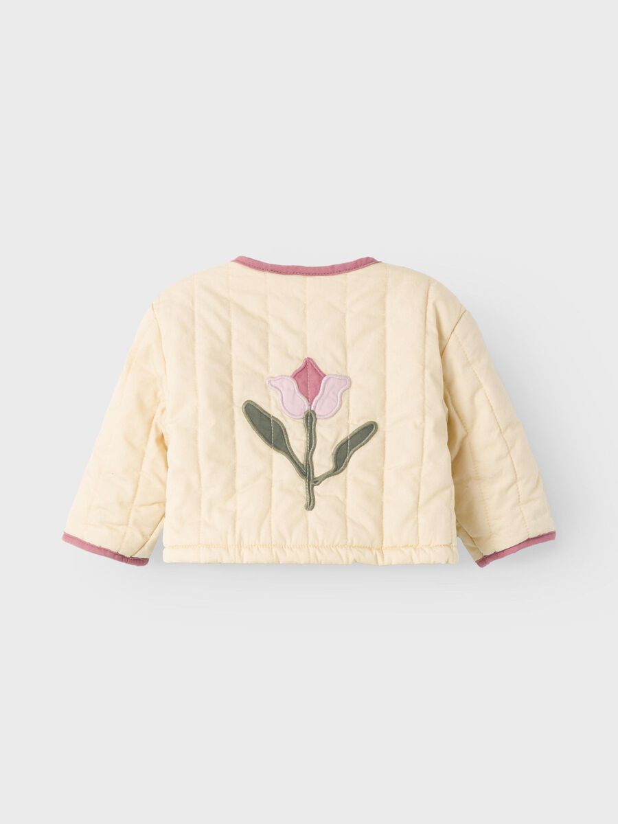 GEBORDUURD GEWATTEERDE JAS