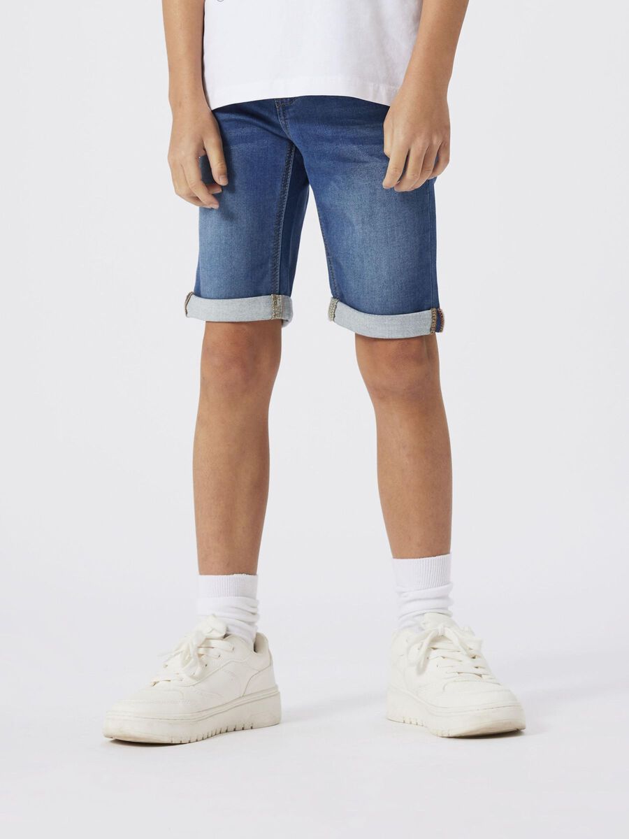 SLIM FIT SHORTS