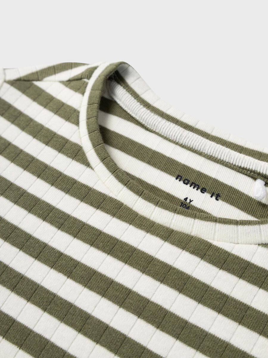 - SLIM TOP MET LANGE MOUWEN