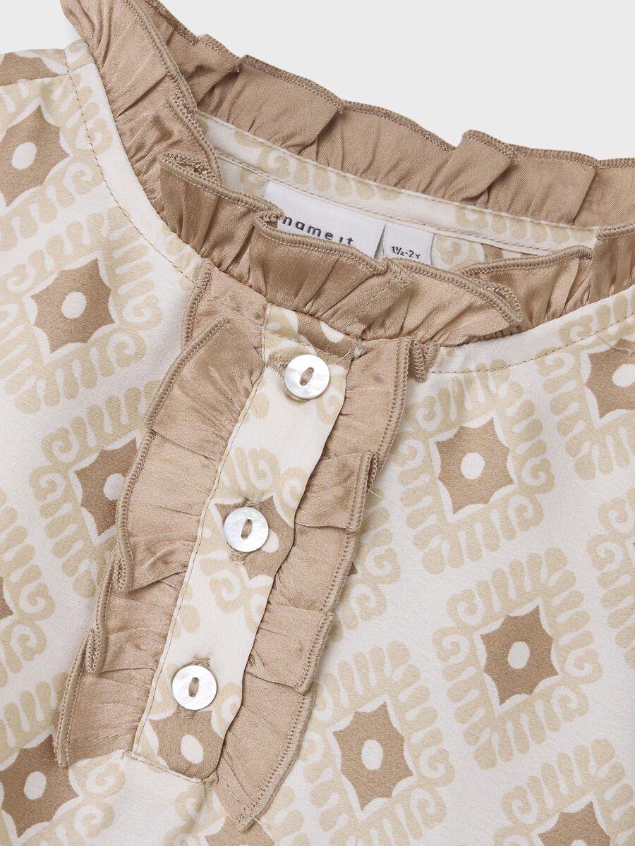 PRINT TOP MET KORTE MOUWEN