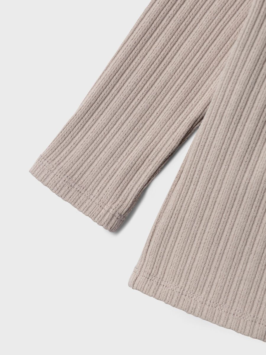 SLIM FIT TOP MET LANGE MOUWEN