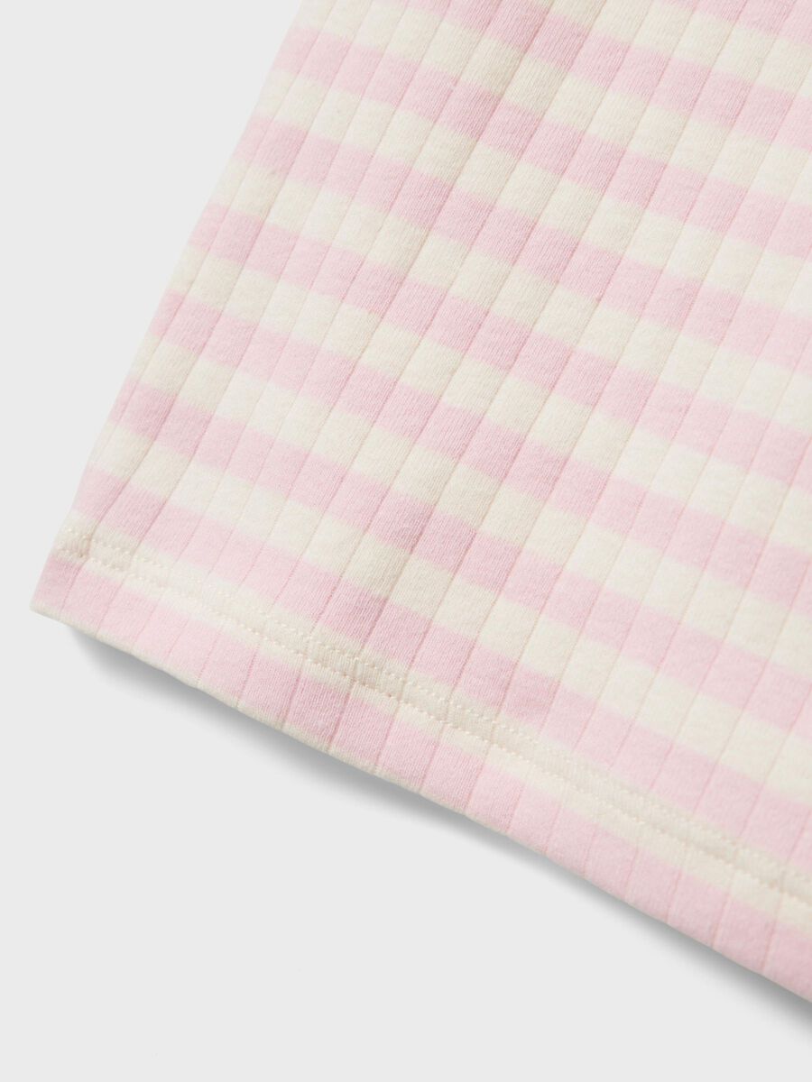 - SLIM TOP MET LANGE MOUWEN