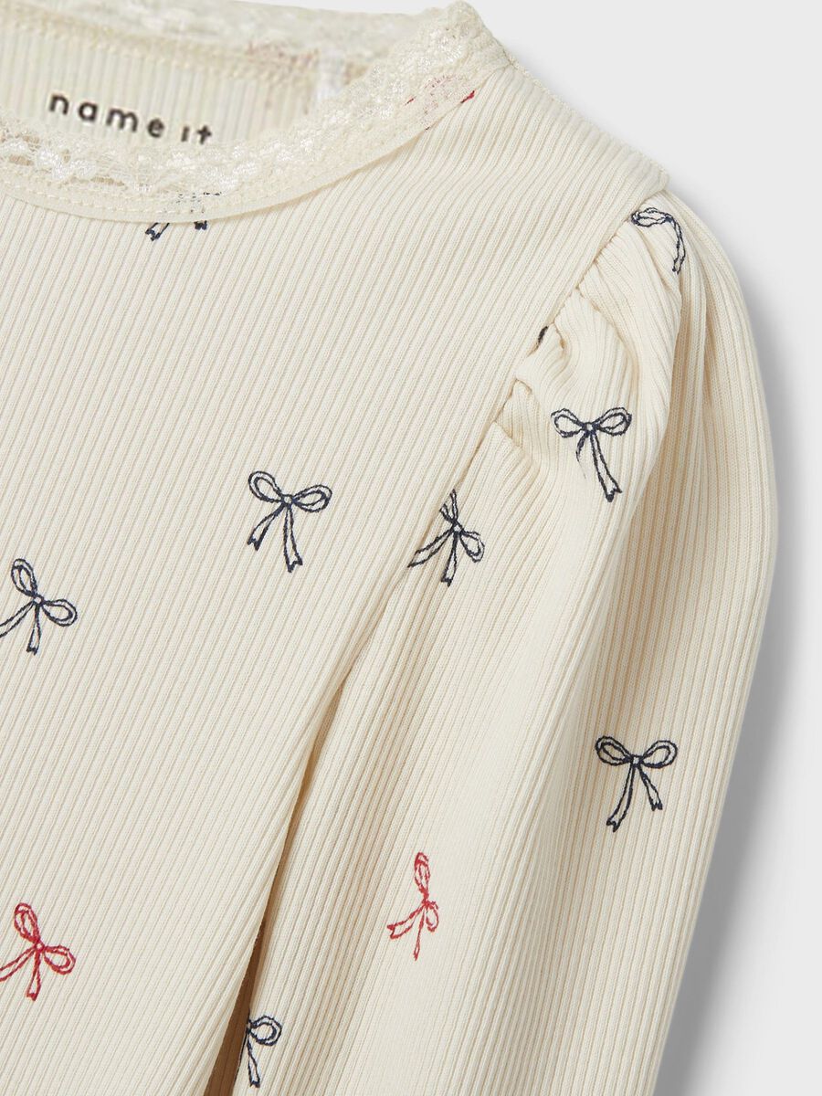 SLIM FIT TOP MET LANGE MOUWEN