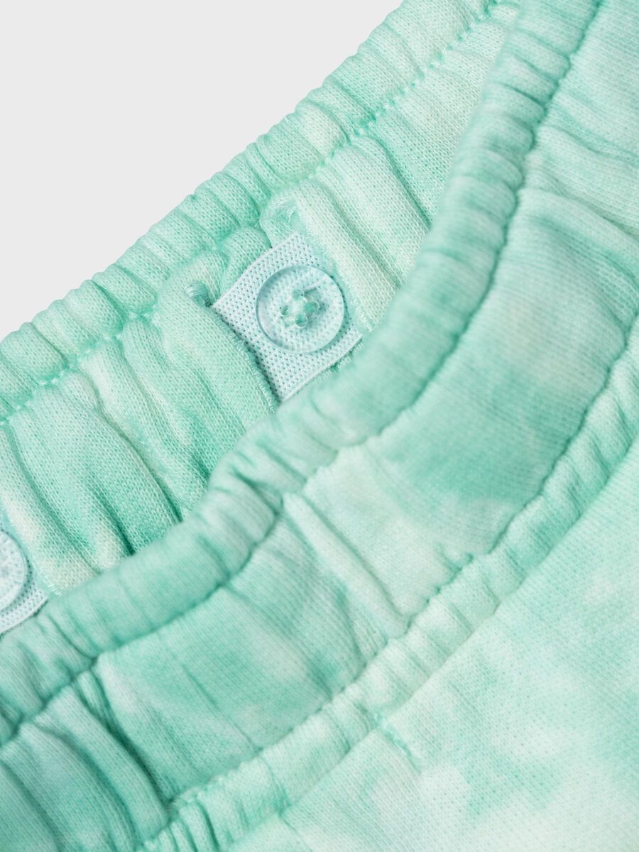 REGULAR FIT SWEATSHORT