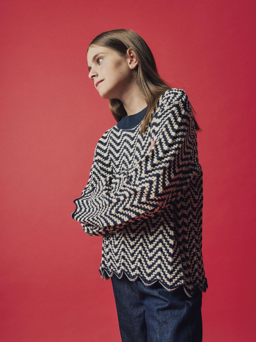 GESTREEPT GEBREIDE TRUI