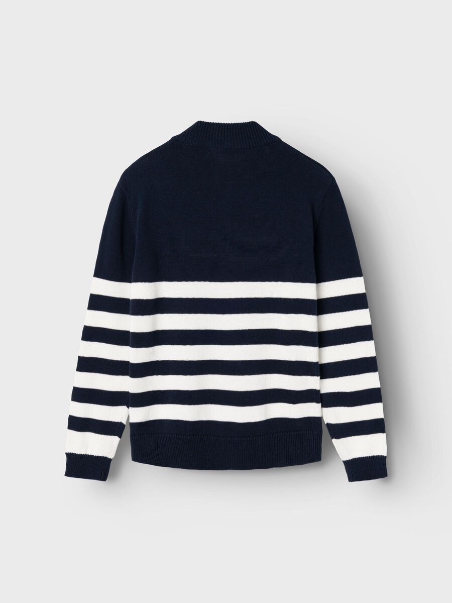 HOGE HALS GEBREIDE TRUI