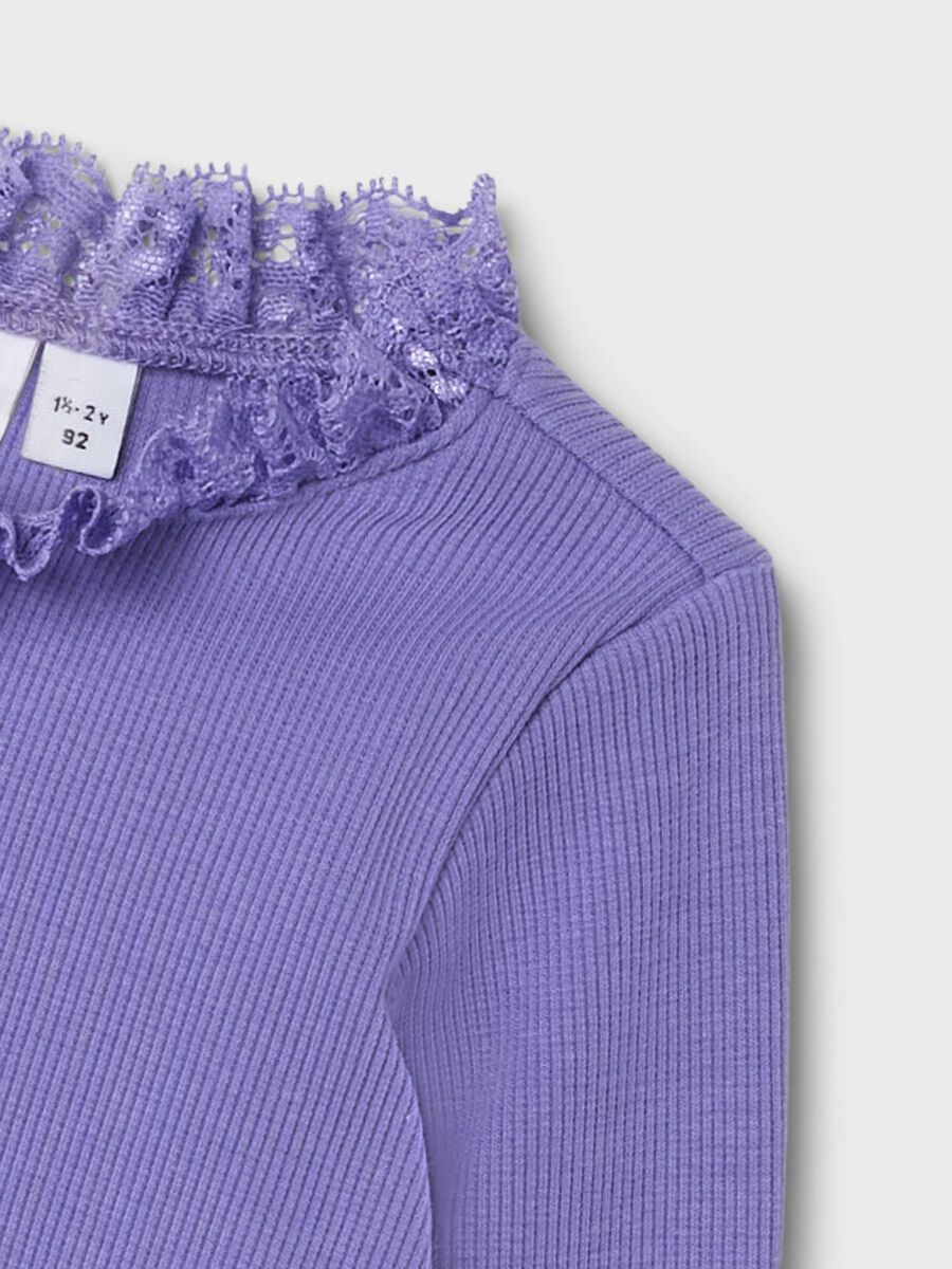 RIBGEBREID TOP MET LANGE MOUWEN