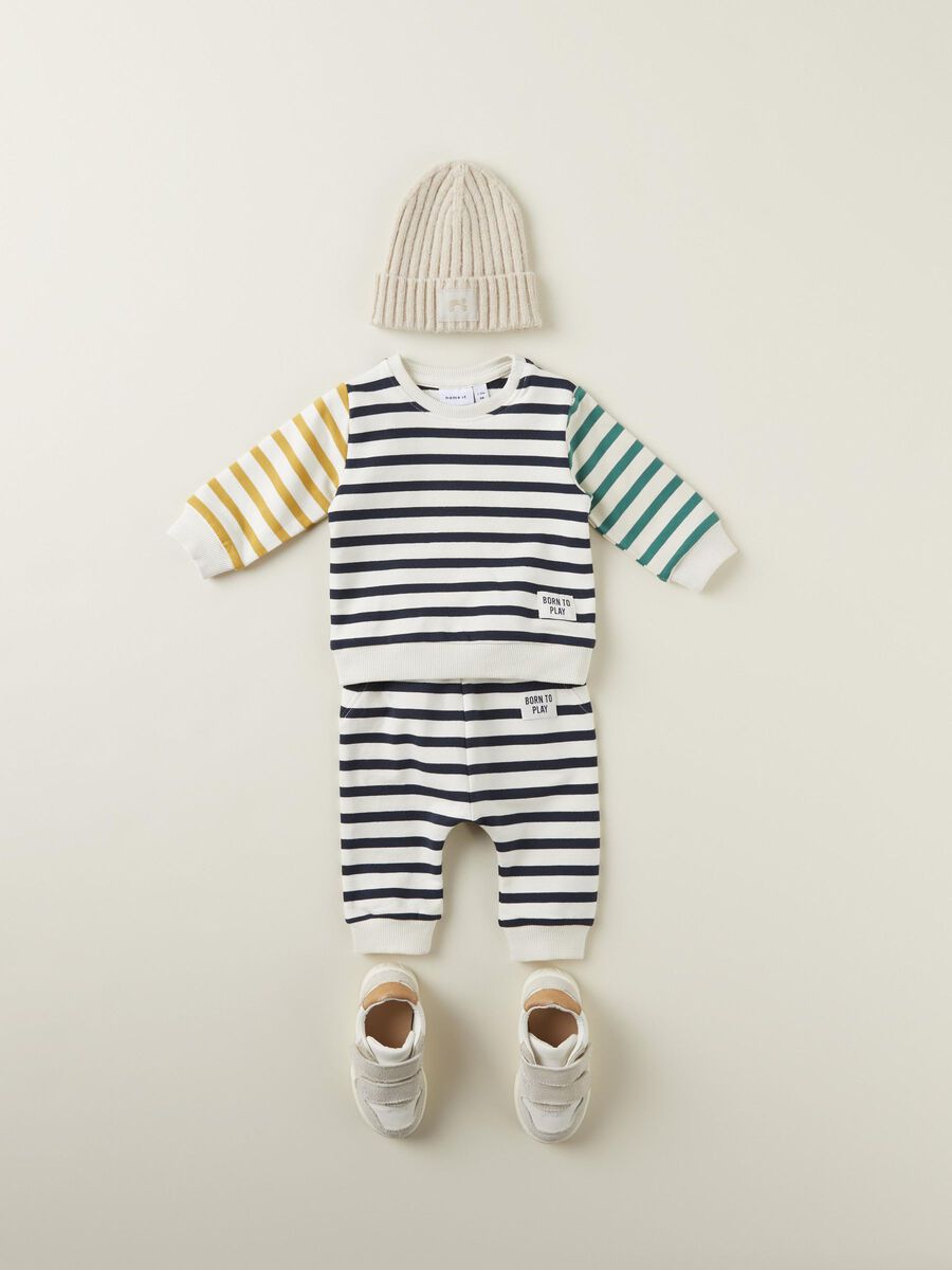 GESTREEPT SWEATBROEK