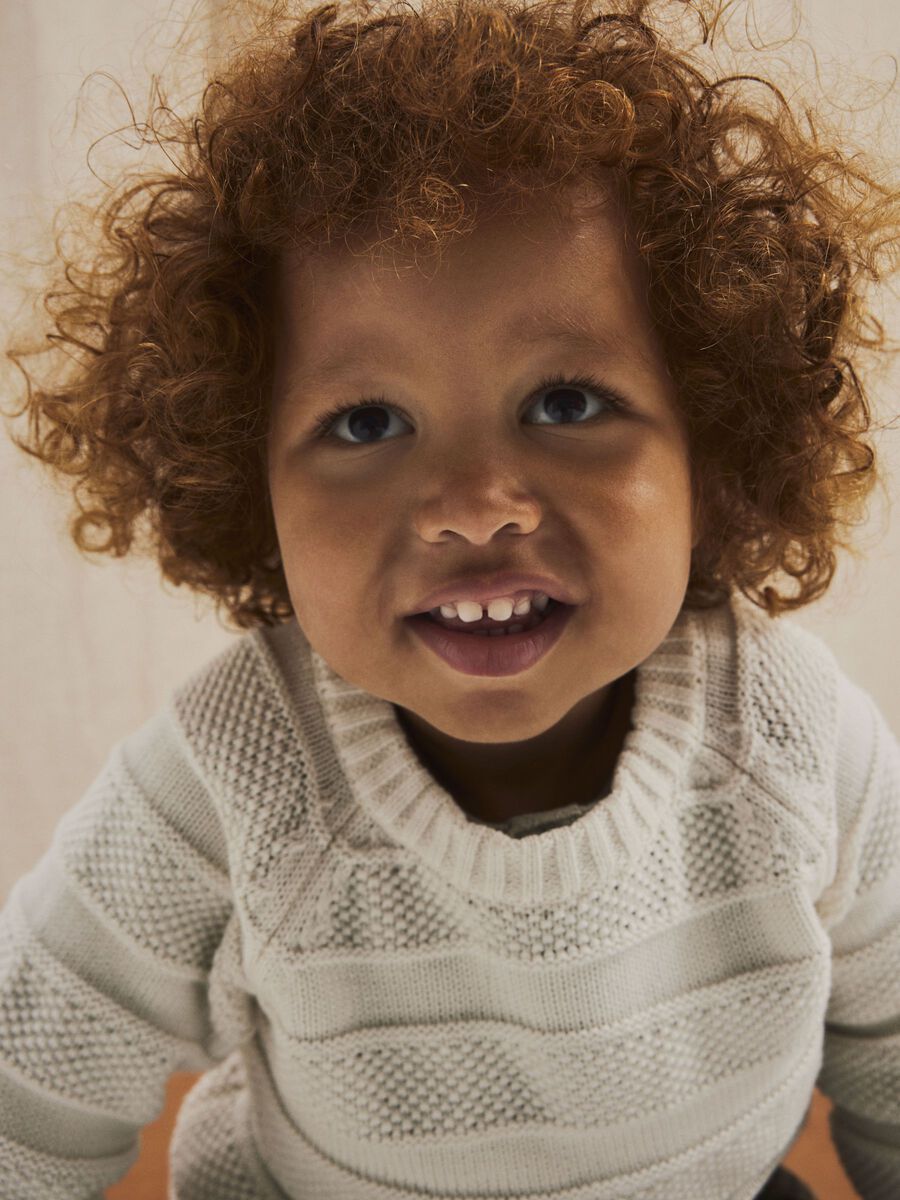 STRUCTUUR GEBREIDE TRUI