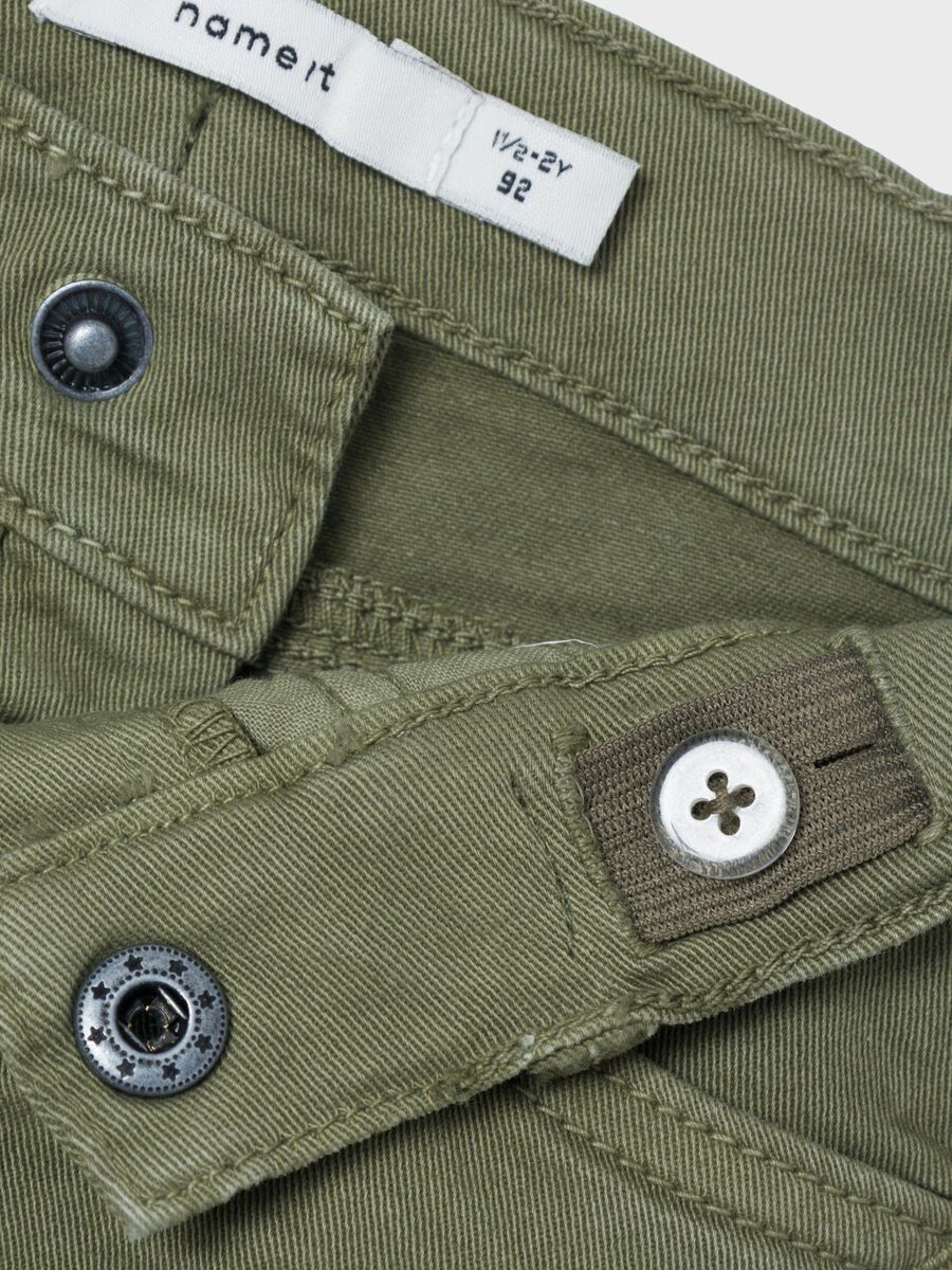 SLIM-FIT LANG SHORTS