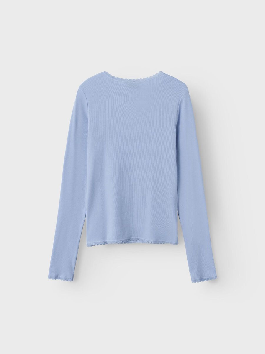 KORTE TOP MET LANGE MOUWEN