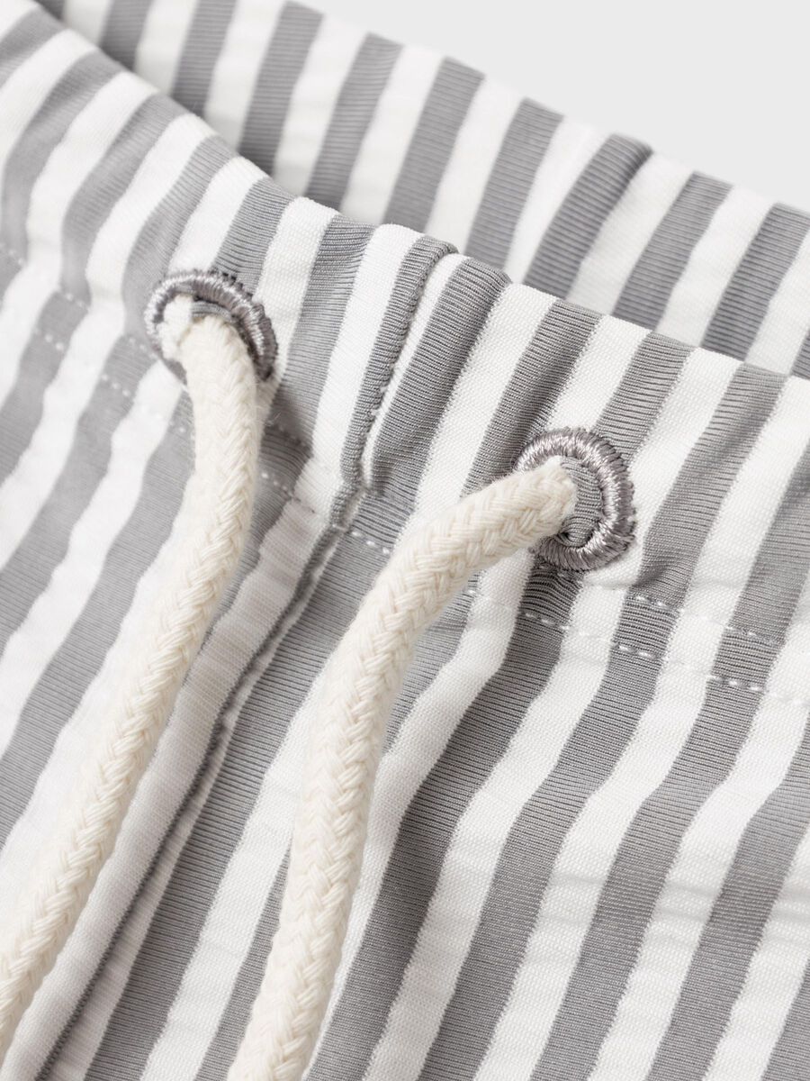 GESTREEPT ZWEMSHORTS