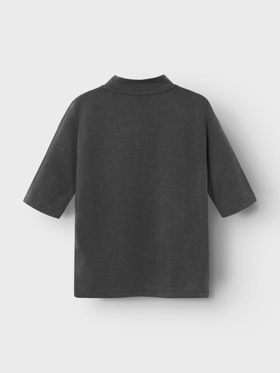 - HOGE KRAAG T-SHIRT