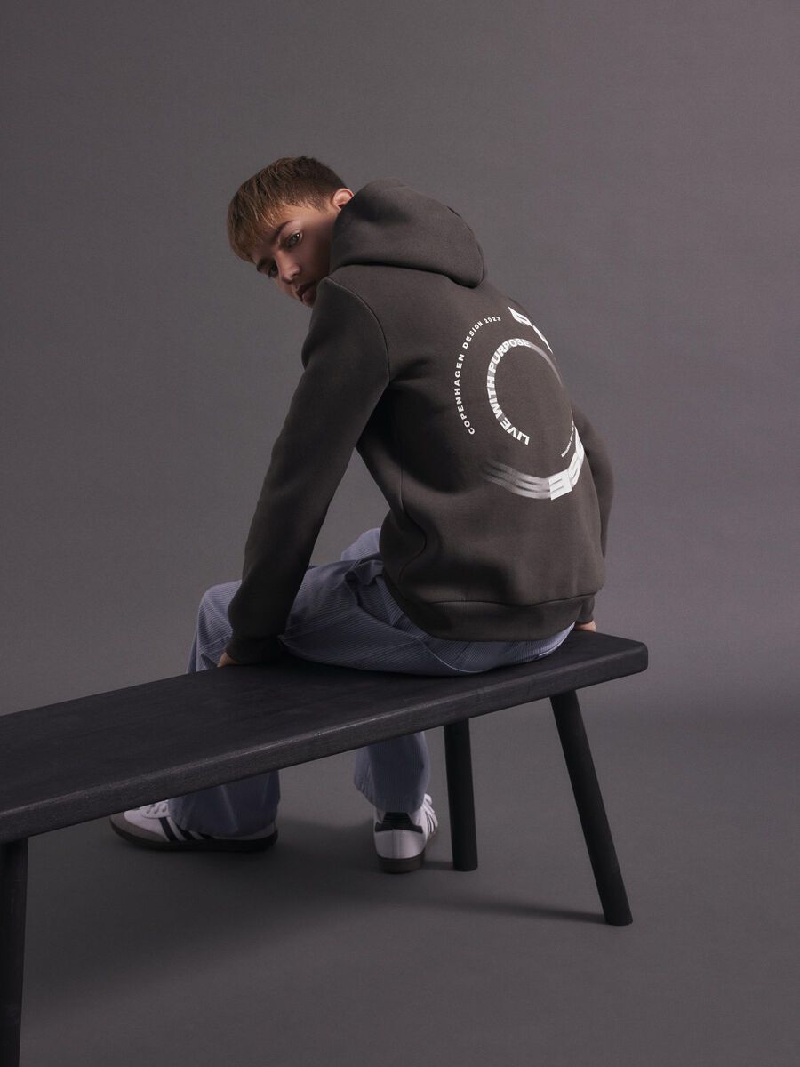 REGULAR FIT HOODIE