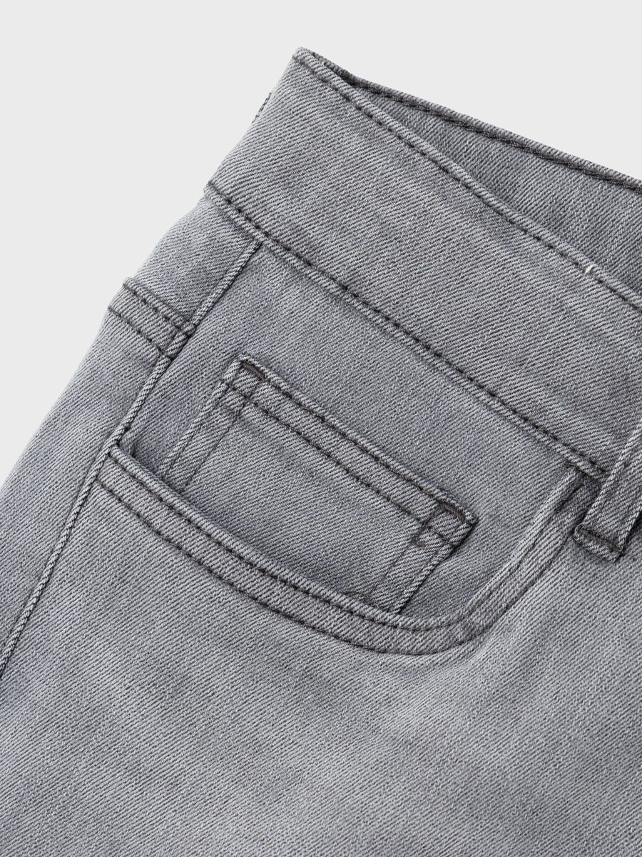 LOW-WAIST STRAIGHT LEG JEANS