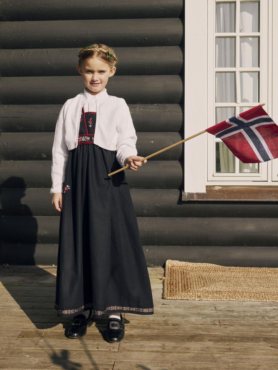 FESTDRAKT GEBREID VEST