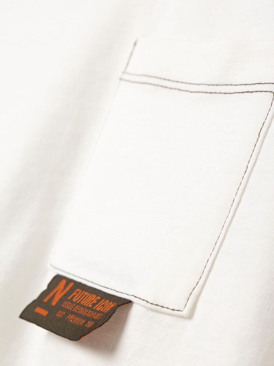 SOEPELVALLENDE T-SHIRT