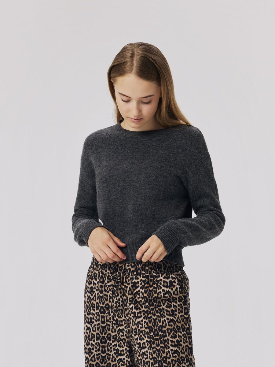 LANGE MOUWEN GEBREIDE TRUI