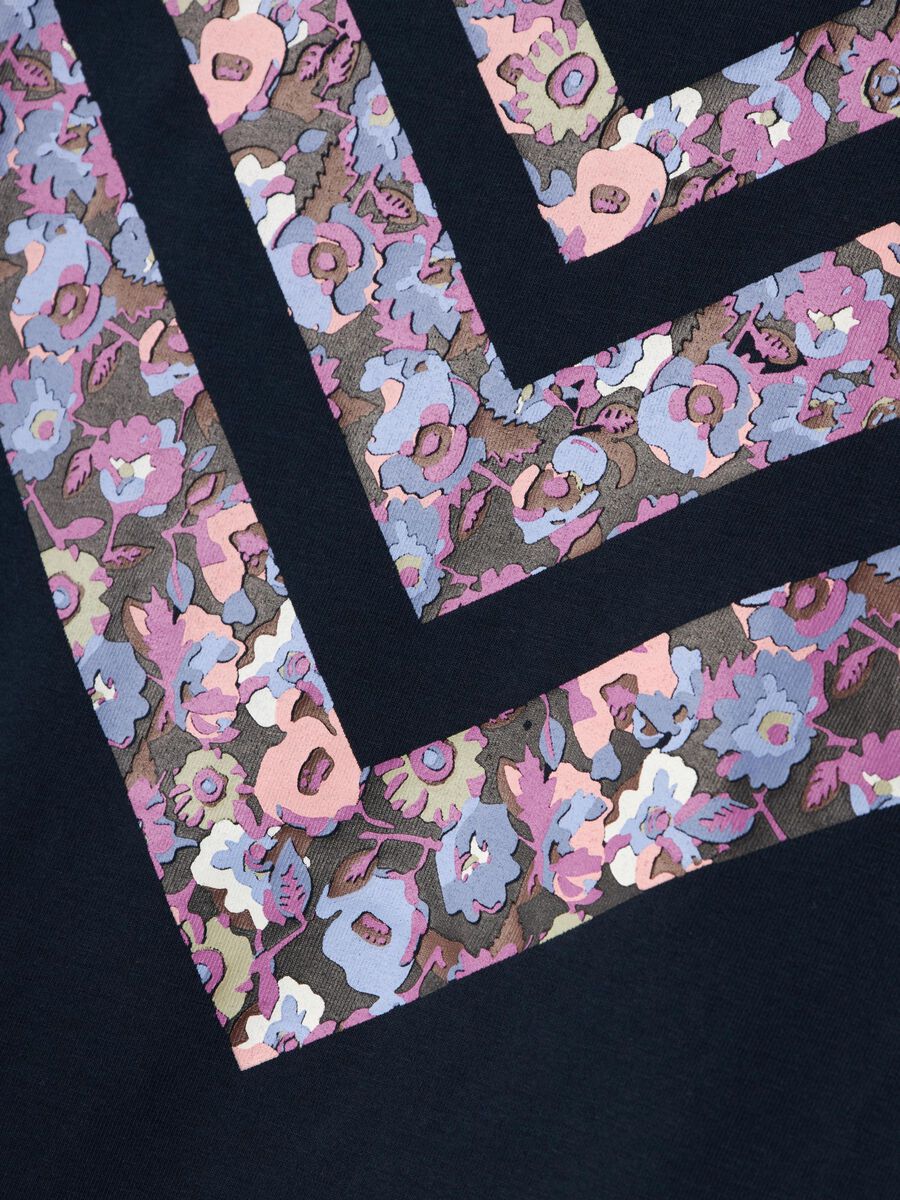 PRINT TOP MET KORTE MOUWEN