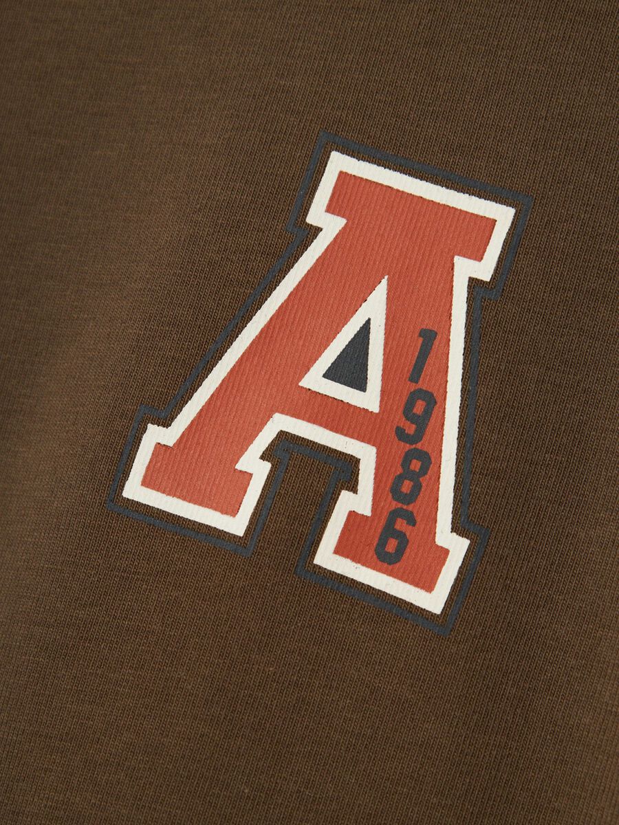 PRINT OP DE ACHTERKANT T-SHIRT