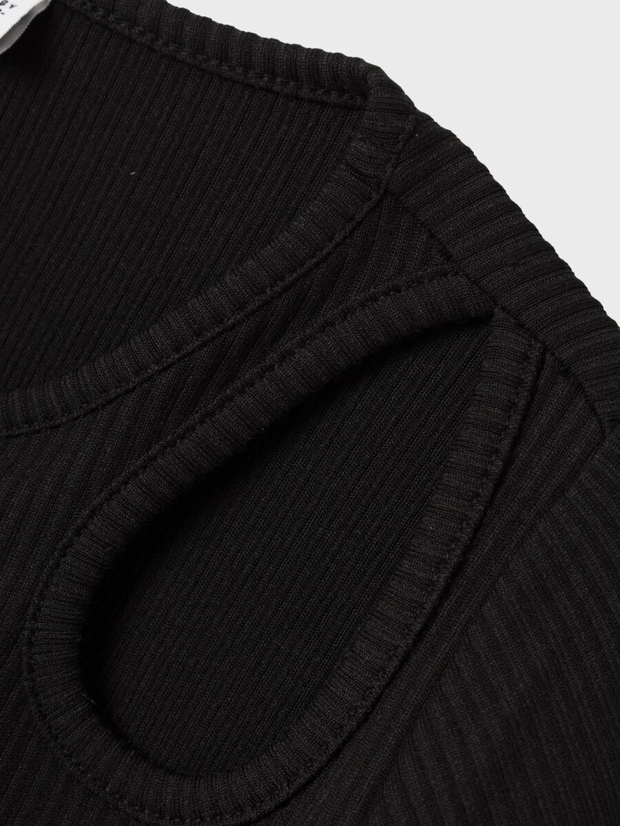 CUT-OUT TOP MET LANGE MOUWEN