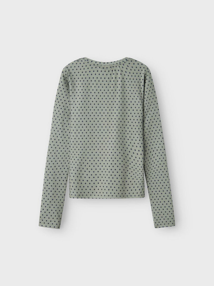 KORTE TOP MET LANGE MOUWEN