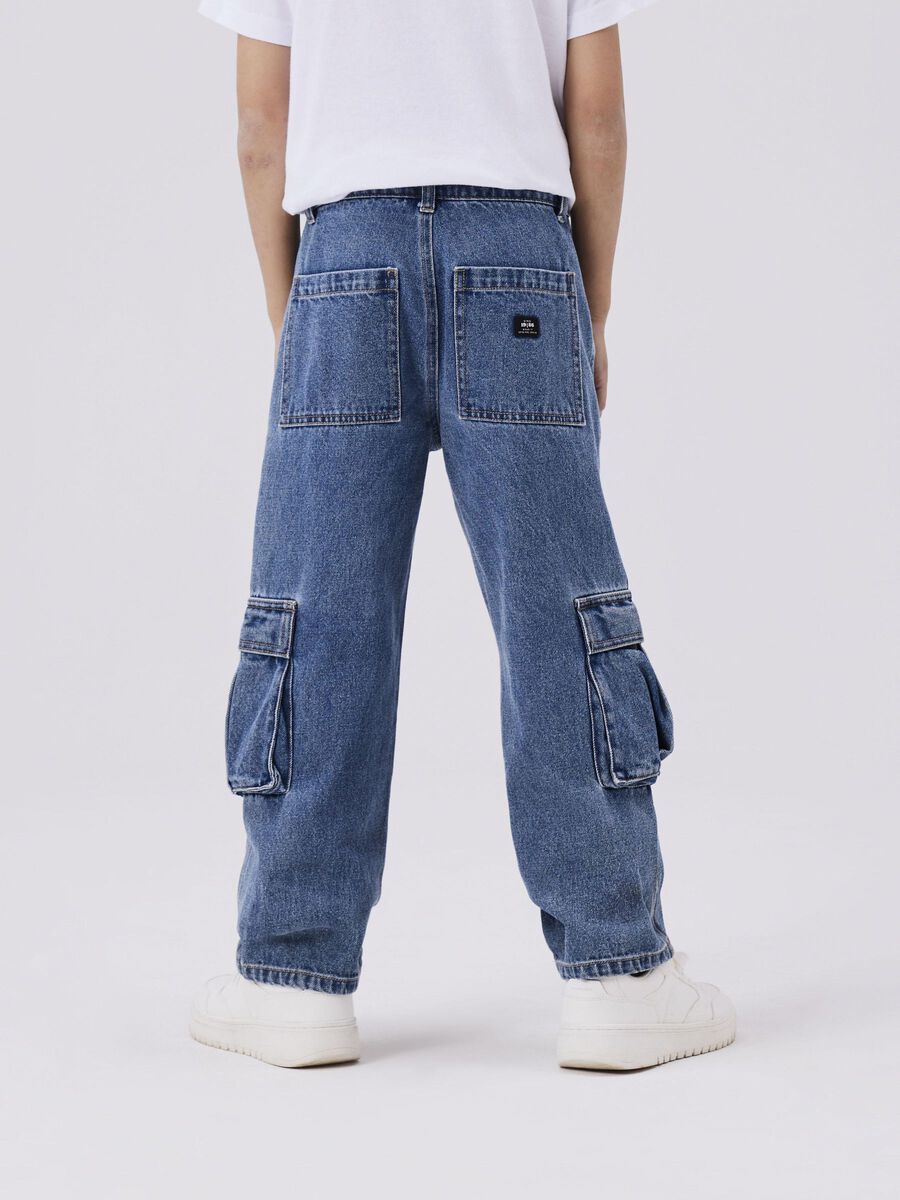 STRAIGHT LEG JEANS