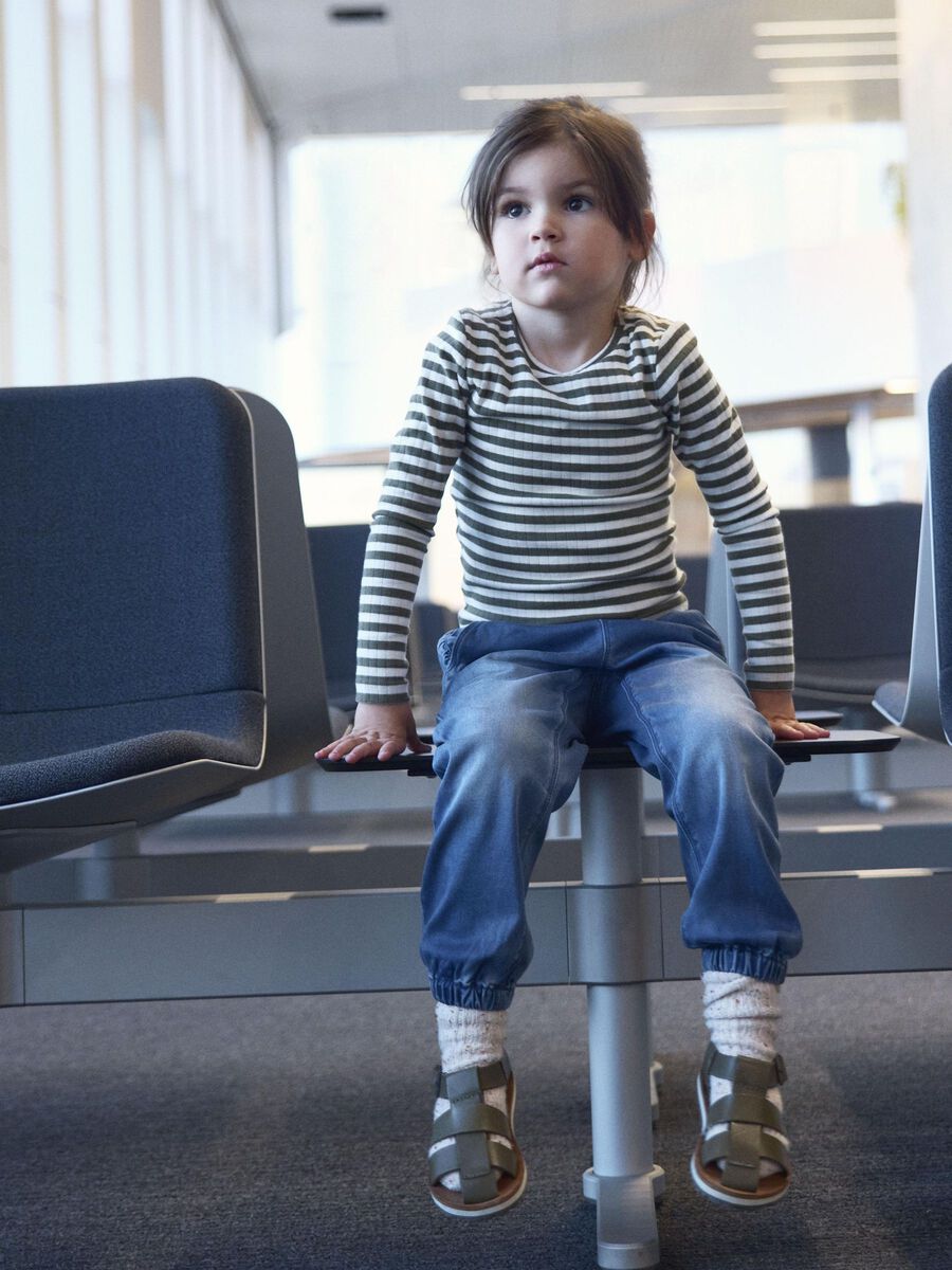 - SLIM TOP MET LANGE MOUWEN