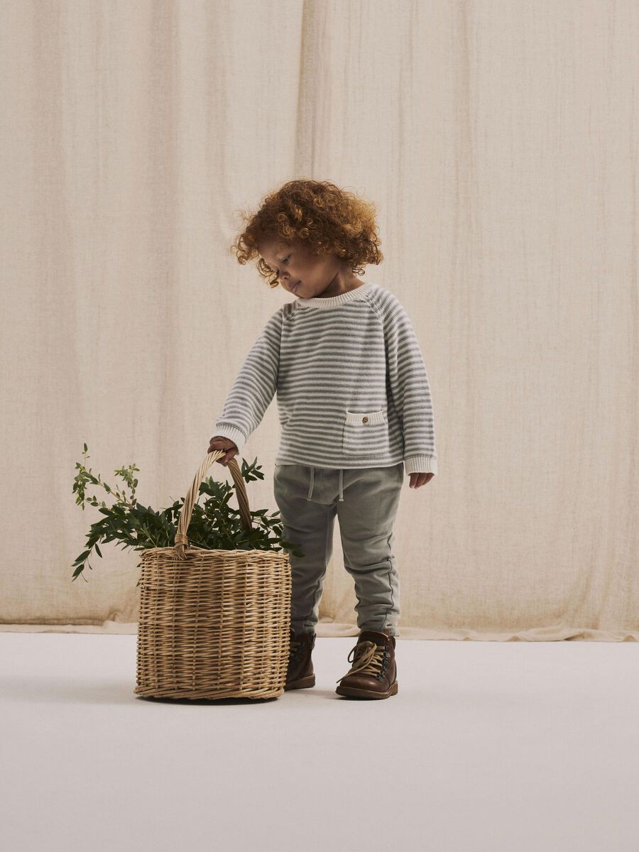 LANGE MOUWEN GEBREIDE TRUI