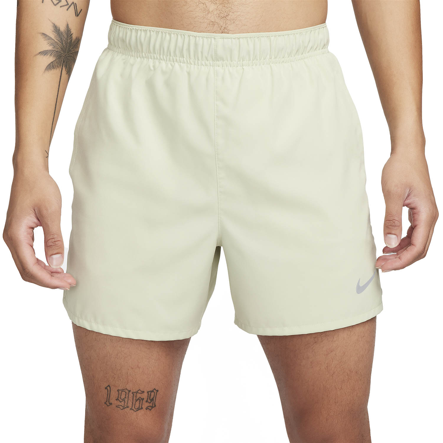 Nike Challenger 5in Pantaloncini Olive Aura/Reflective Silver