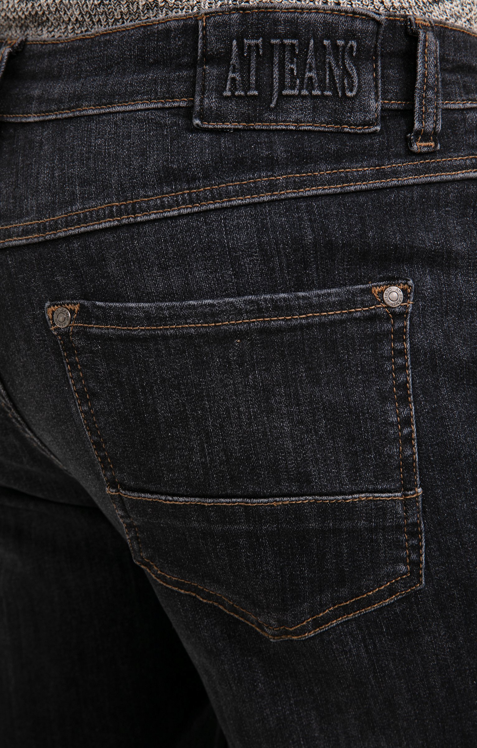 Jean Antho - ANTHRACITE