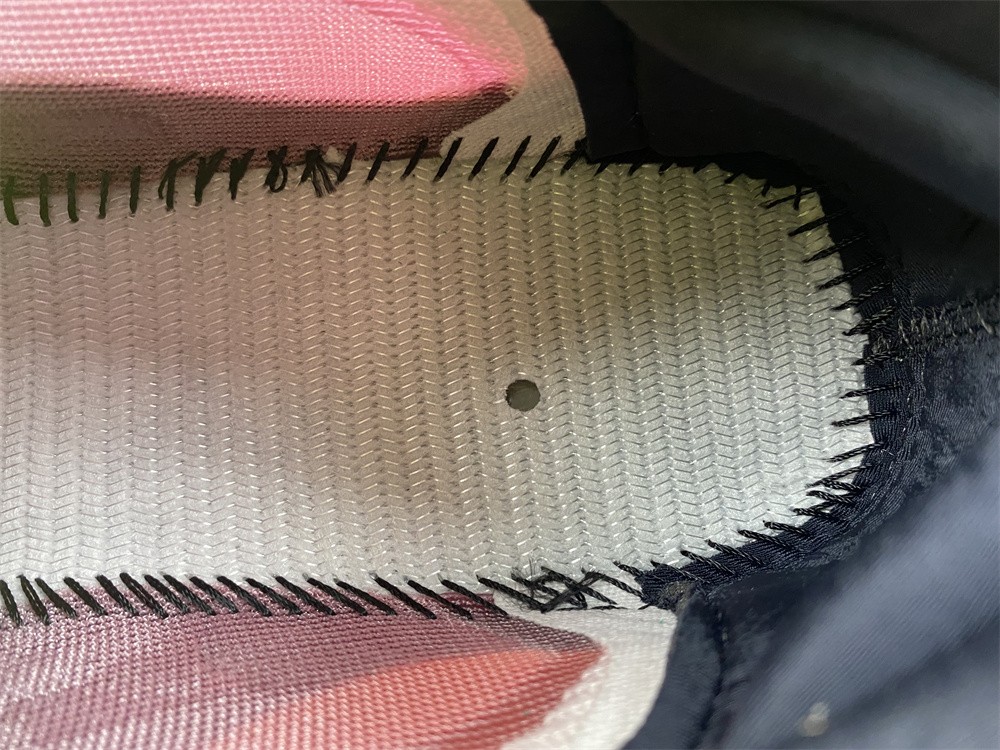 adidas Yeezy 700 V3Fade Carbon