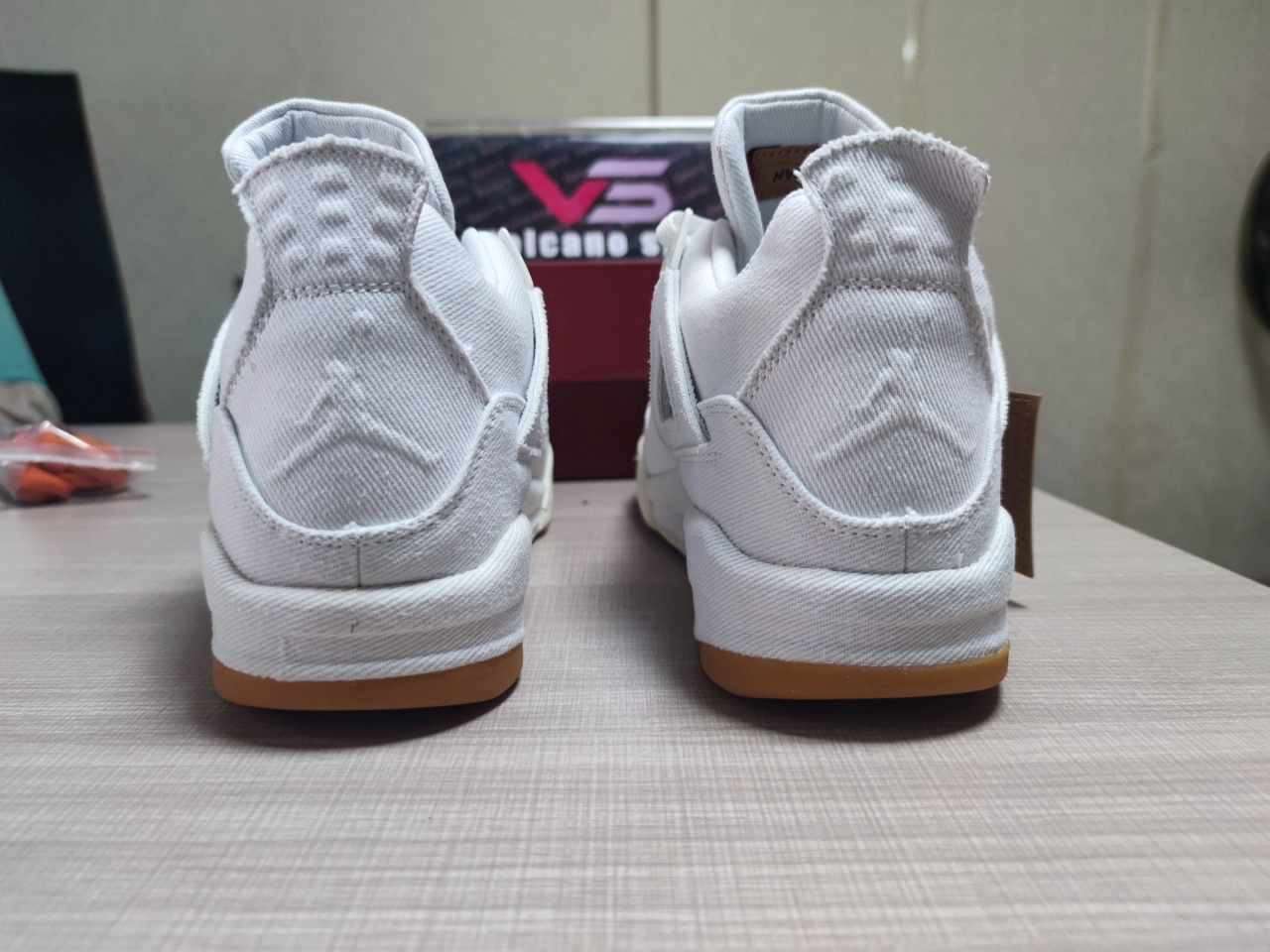 Levi's X Jordan 4 Retro White AO2571-100