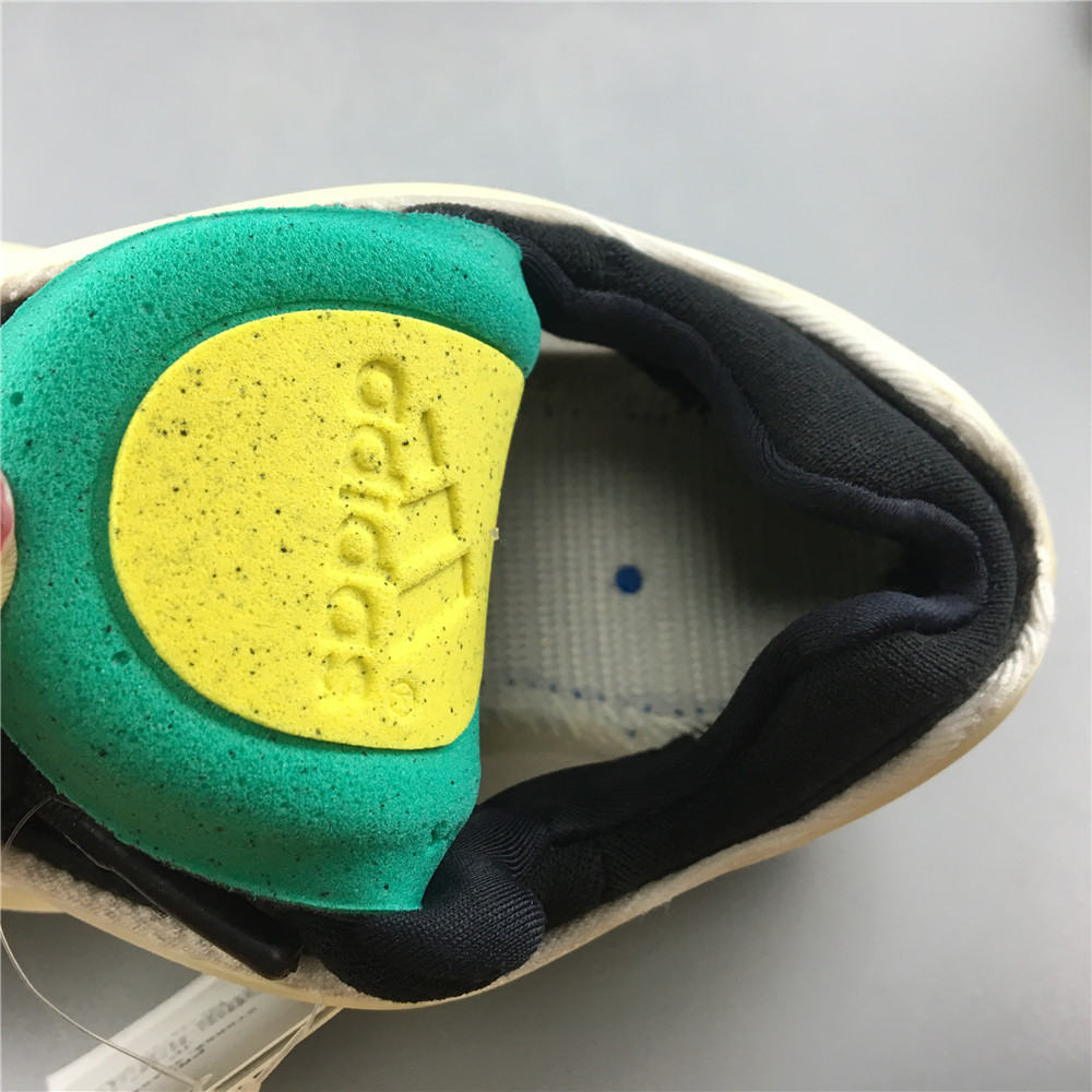 adidas Yeezy 700 V3Azael