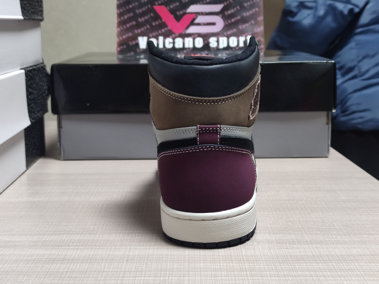 Jordan 1 Retro High OG Hand Crafted DH3097-001