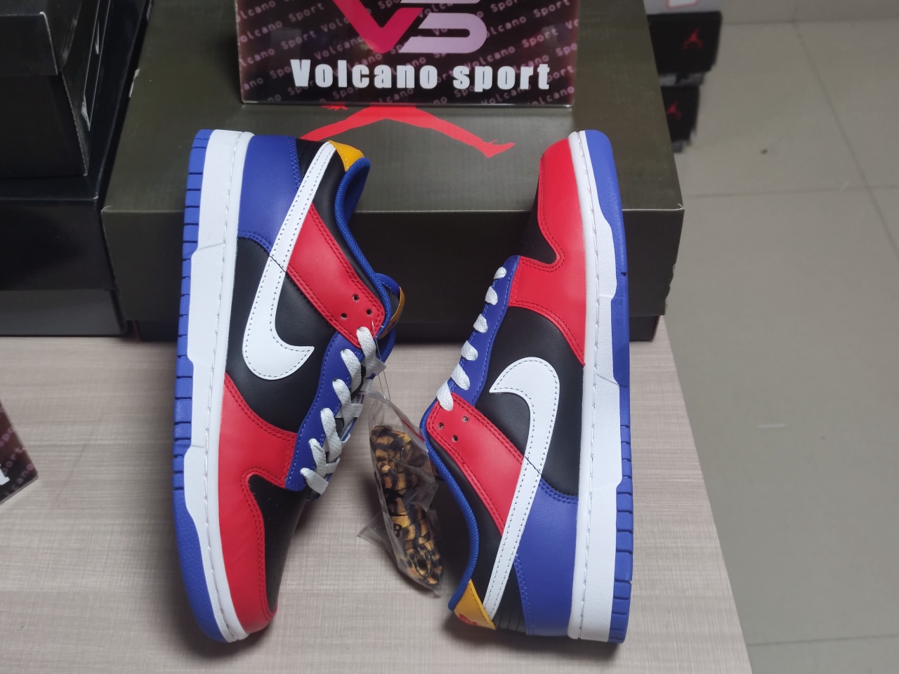 Dunk Low Tennessee State University DR6190 100