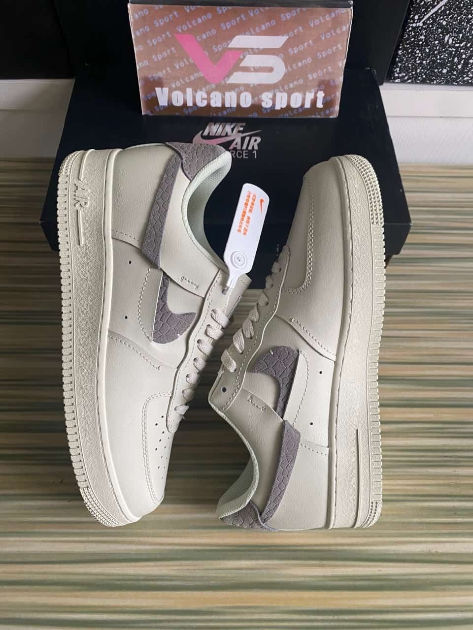Air Force 1 Low LXX Sea Glass Python DH3869-001
